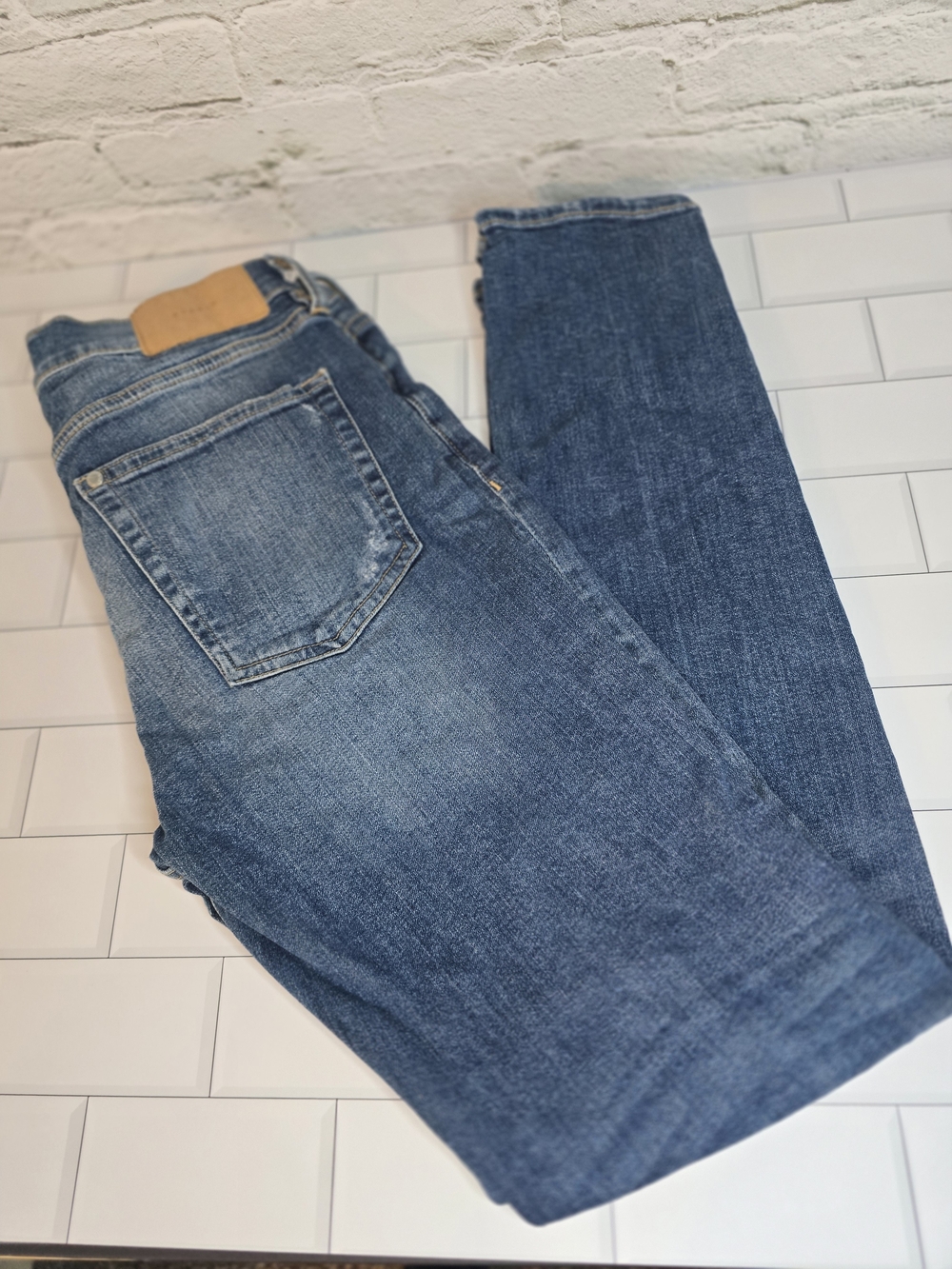 H&M Divided Distrespect Slim Straight Jeans Sz 32